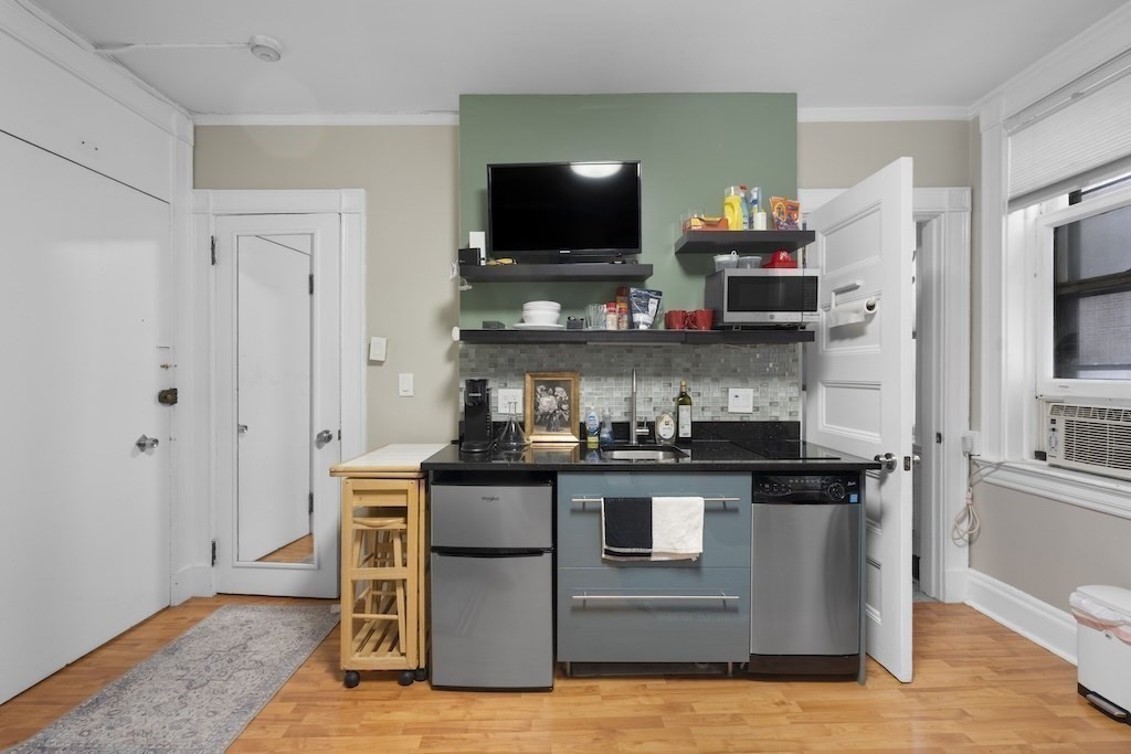 21 Beacon Street, Unit 3K Boston, MA 02108 - Photo 4 of 16