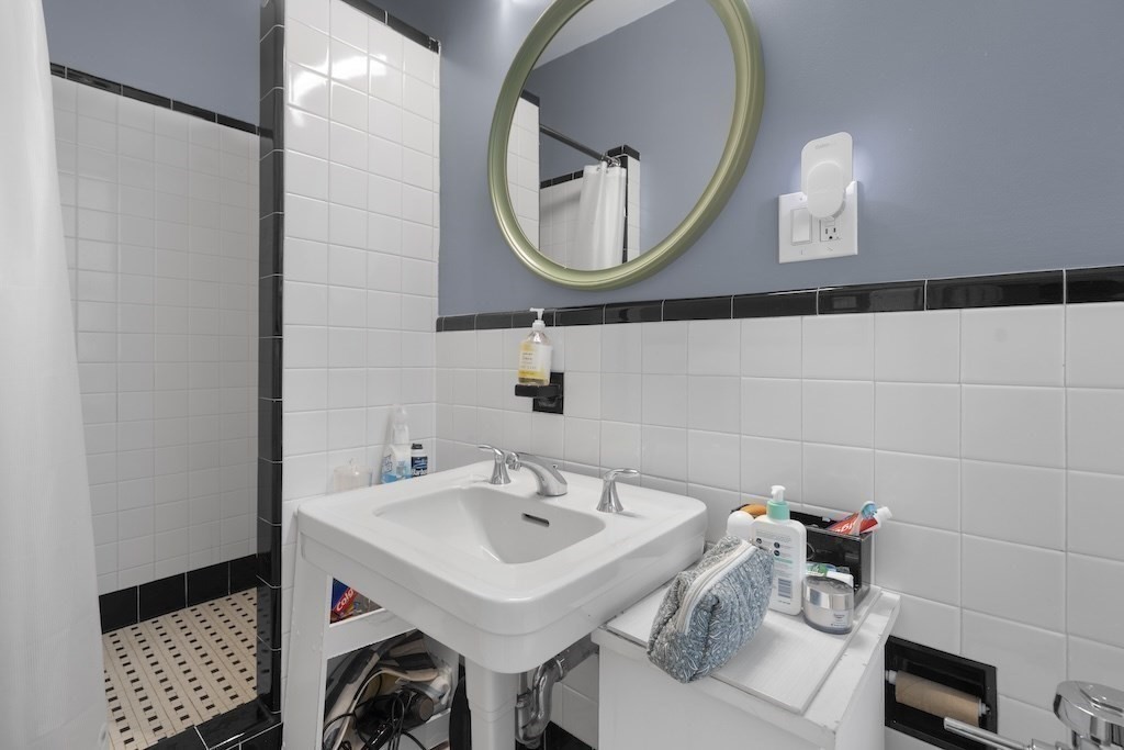 21 Beacon Street, Unit 3K Boston, MA 02108 - Photo 7 of 16