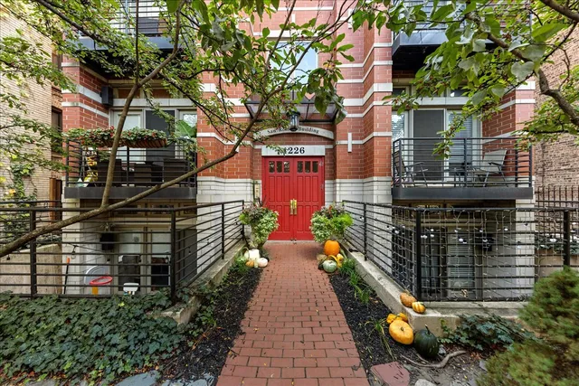 $3,818 | 4226 North Ashland Avenue, Unit 3A, Chicago, IL 60613