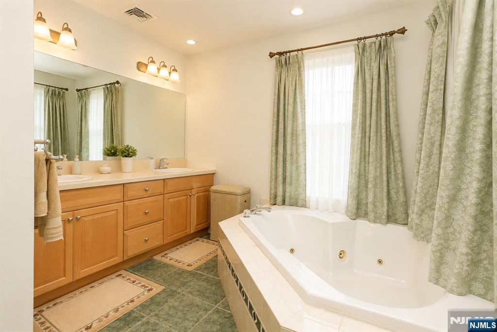 19 Westover Road Verona, NJ 07044 - Photo 20 of 46 Gallery Image 20