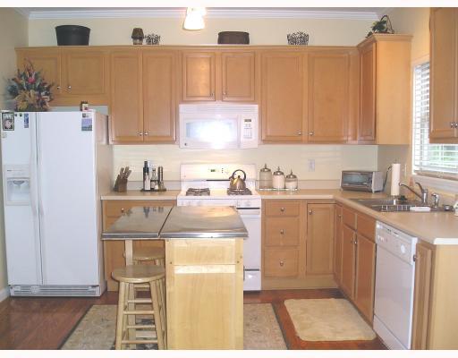 2426 Rochester Road, Unit D Franklin Park, PA 15143 - Photo 5 of 13 Kitchen.
