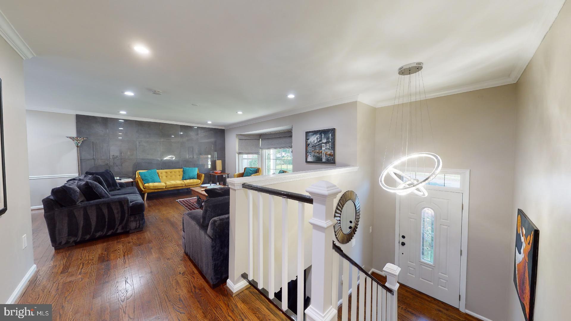 7628 Chancellor Way Springfield, VA 22153 - Photo 2 of 30 Gallery Image 2