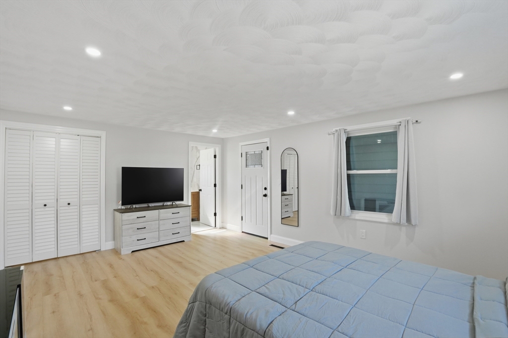181 Green Street Stoneham, MA 02180 - Photo 11 of 32