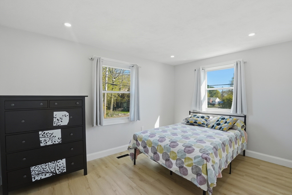181 Green Street Stoneham, MA 02180 - Photo 13 of 32