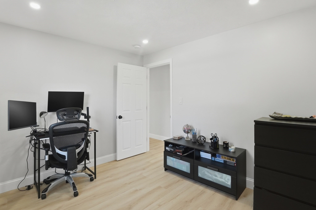 181 Green Street Stoneham, MA 02180 - Photo 20 of 32
