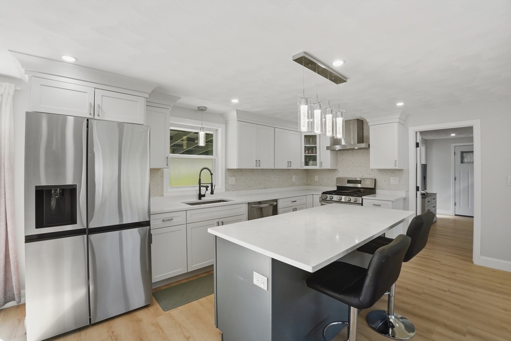 181 Green Street Stoneham, MA 02180 - Photo 3 of 32