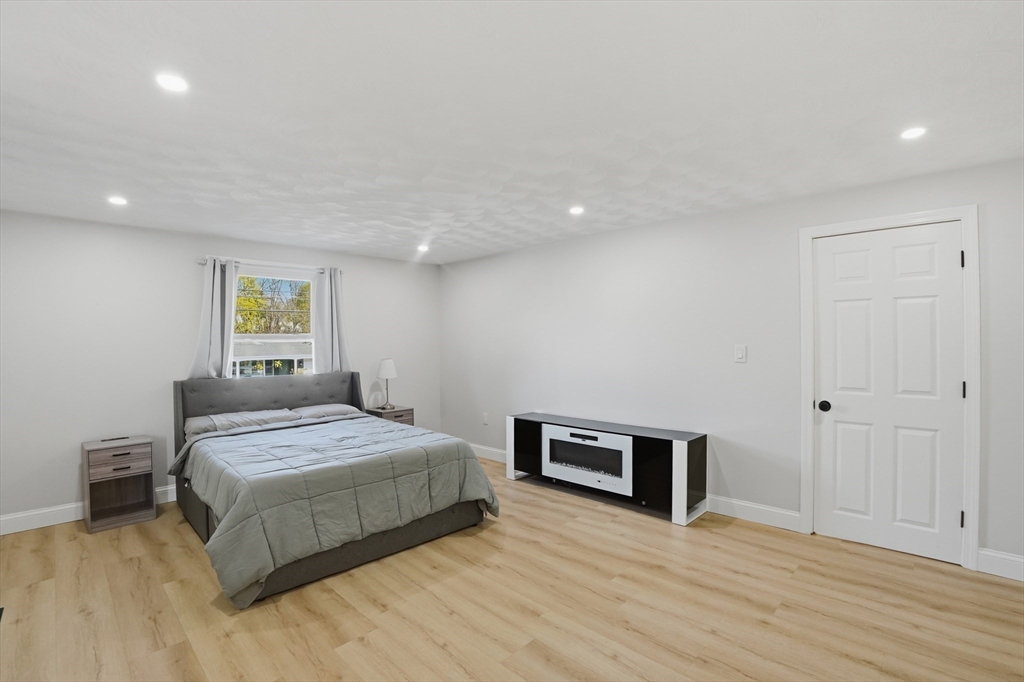 181 Green Street Stoneham, MA 02180 - Photo 10 of 32