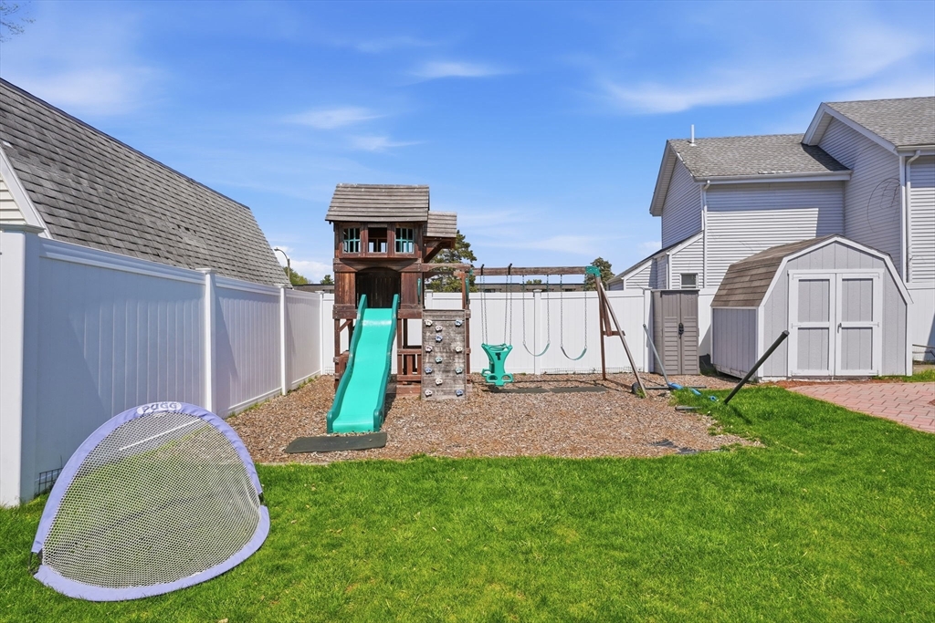 31 Walnut Street Dedham, MA 02026 - Photo 30 of 34