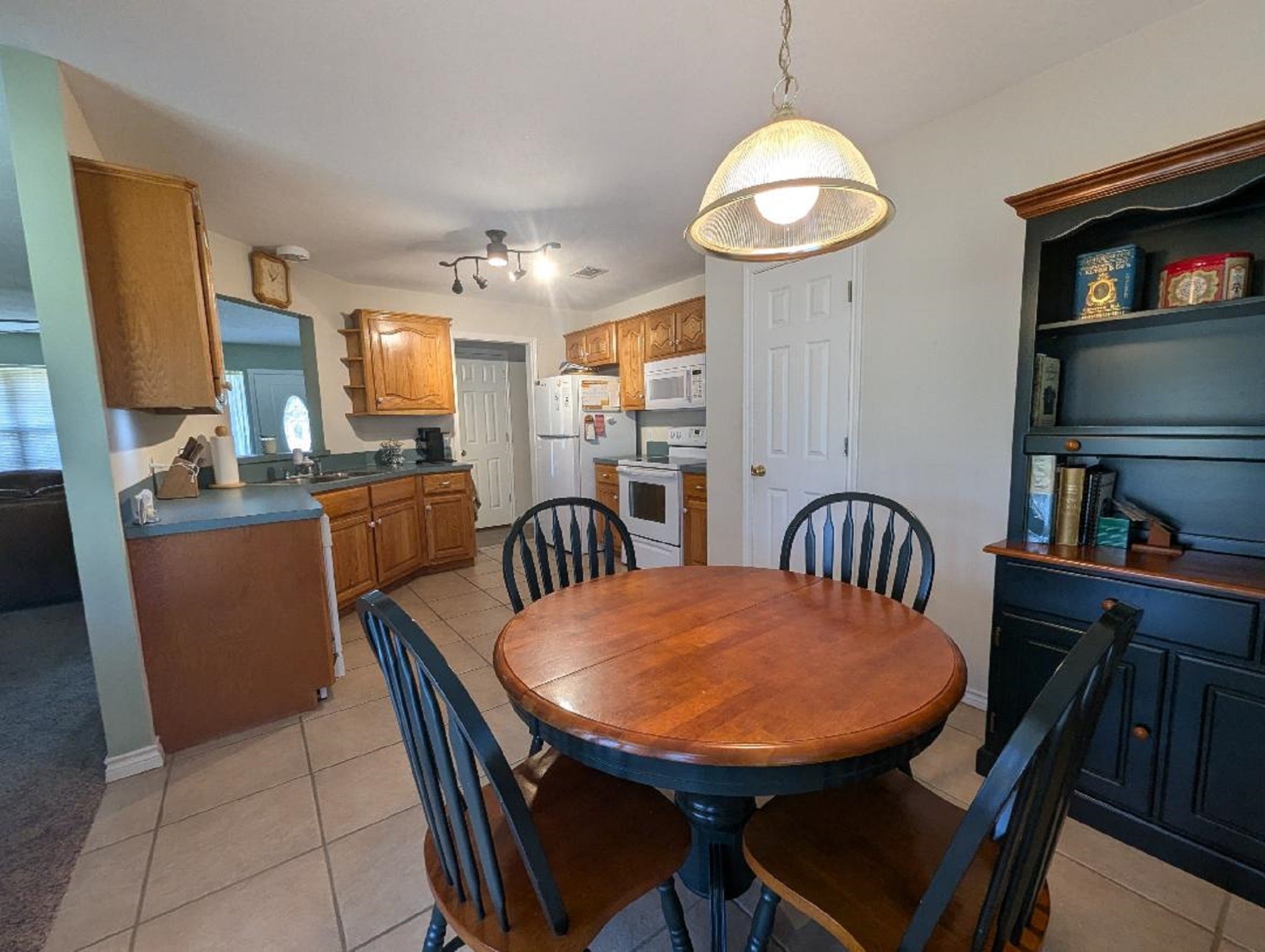 141 Coral Gables Trinity, TX 75862 - Photo 17 of 42 a view of a dining room with furniture