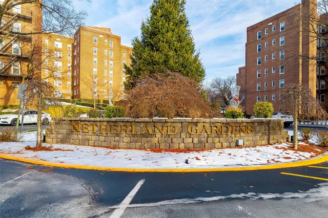 $144,000 | 5635 Netherland Avenue, Unit 4E | North Riverdale