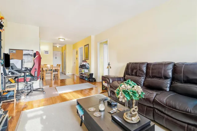 $144,000 | 5635 Netherland Avenue, Unit 4E | North Riverdale