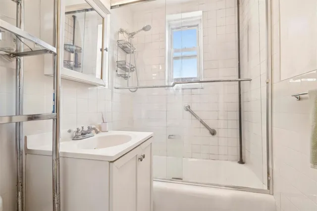 $144,000 | 5635 Netherland Avenue, Unit 4E | North Riverdale