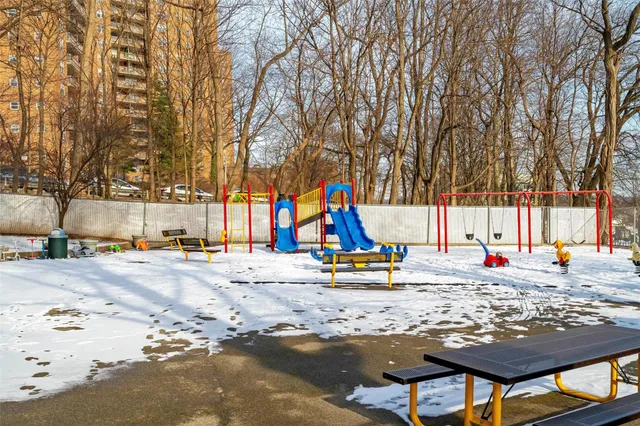 $144,000 | 5635 Netherland Avenue, Unit 4E | North Riverdale