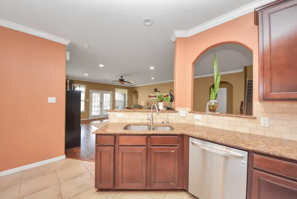 $3,600 | 12912 Southern Manor Drive, Pearland, TX 77584