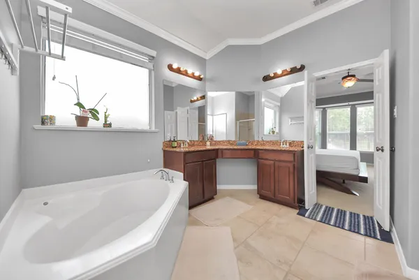 $3,600 | 12912 Southern Manor Drive, Pearland, TX 77584