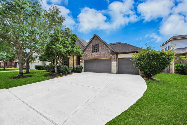 $3,600 | 12912 Southern Manor Drive, Pearland, TX 77584