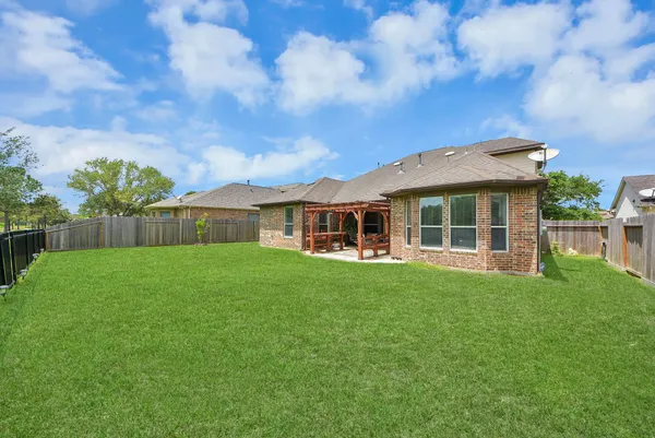 $3,600 | 12912 Southern Manor Drive, Pearland, TX 77584