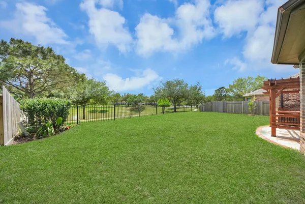 $3,600 | 12912 Southern Manor Drive, Pearland, TX 77584