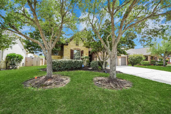 $3,600 | 12912 Southern Manor Drive, Pearland, TX 77584