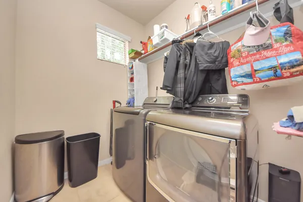 $3,600 | 12912 Southern Manor Drive, Pearland, TX 77584