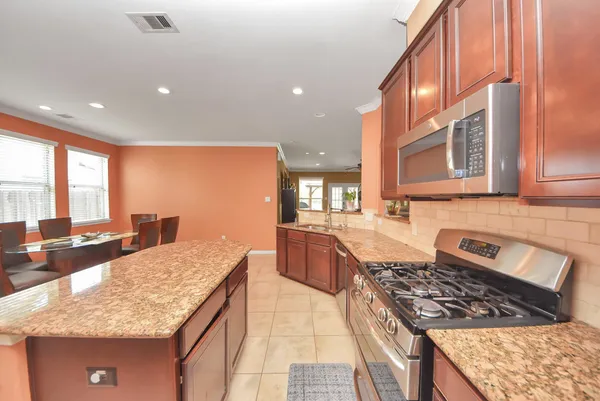 $3,600 | 12912 Southern Manor Drive, Pearland, TX 77584