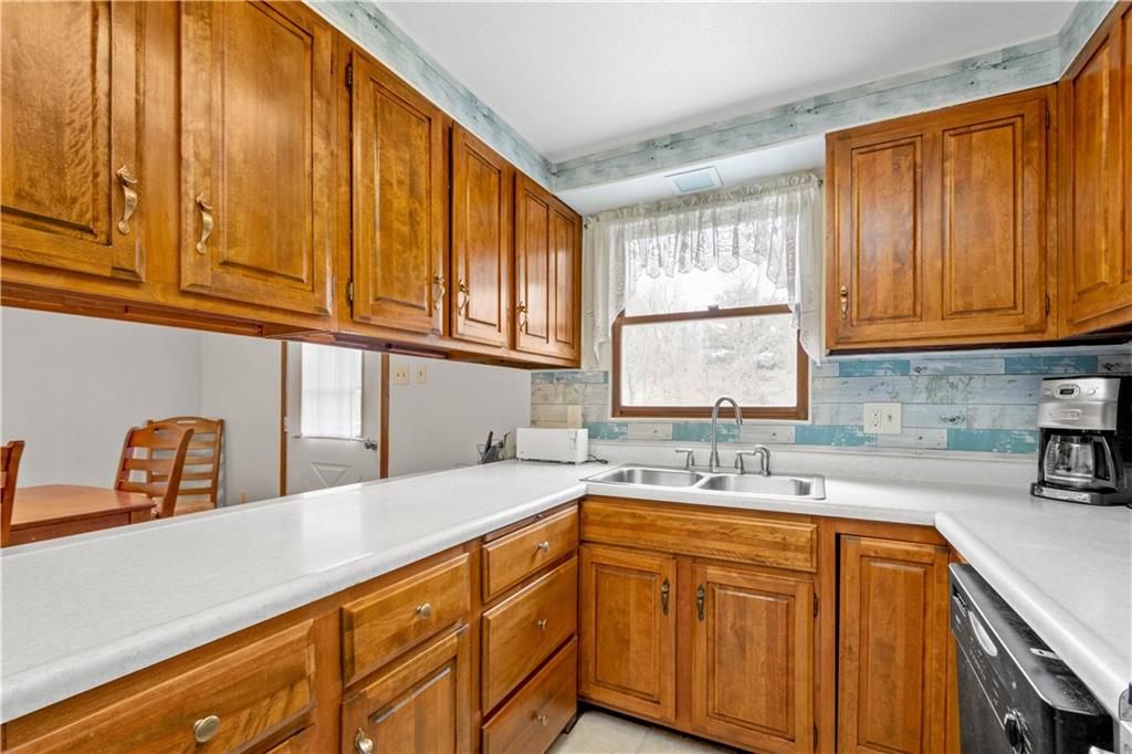 11300-11320 Guffey Rillton Road North Huntingdon, PA 15642 - Photo 16 of 25 Gallery Image 16
