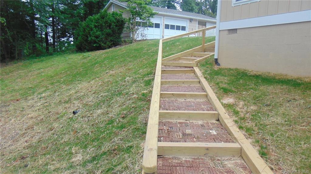 41 Rhododendron Drive Brevard, NC 28712 - Photo 16 of 21 Gallery Image 16