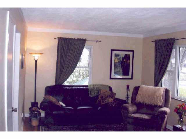 2395 Nottingham Road Columbus, OH 43221 - Photo 2 of 5