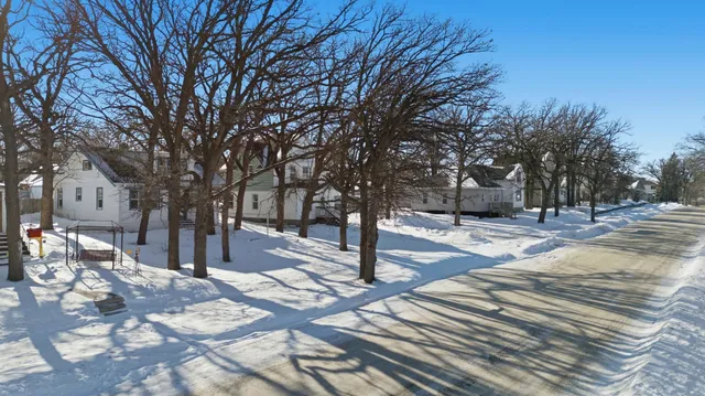 $1,000,000 | 315 Park Street, Detroit Lakes, MN 56501