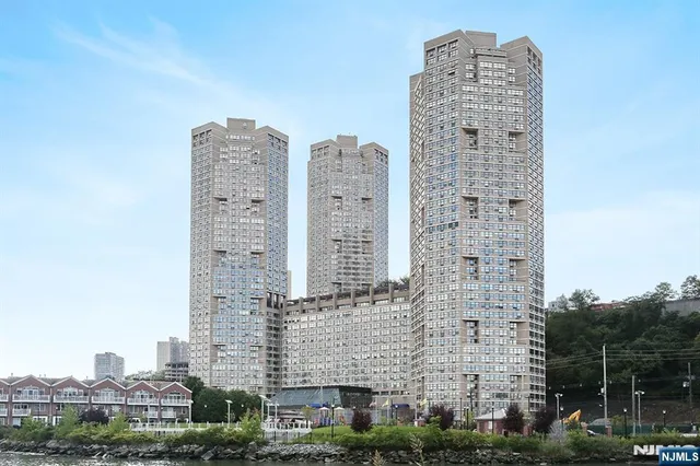 $398,000 | 7000 Blvd, Unit 18C, Guttenberg, NJ 07093