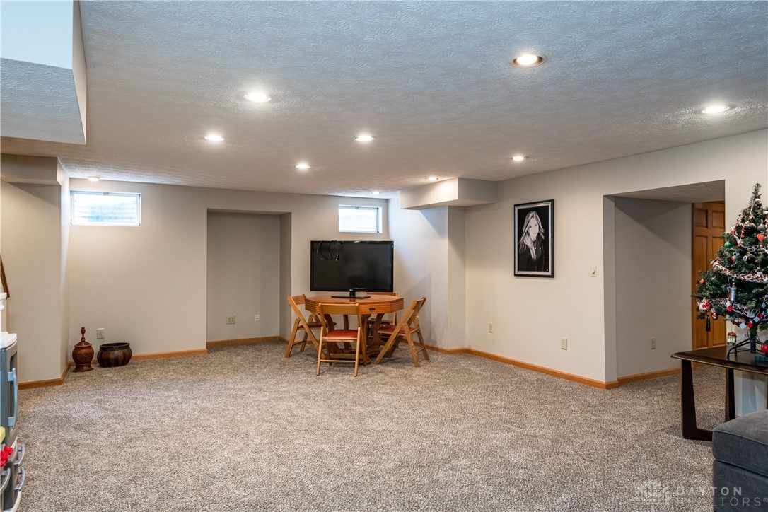 9242 Barnes Road Clayton, OH 45315 - Photo 29 of 60 Gallery Image 29