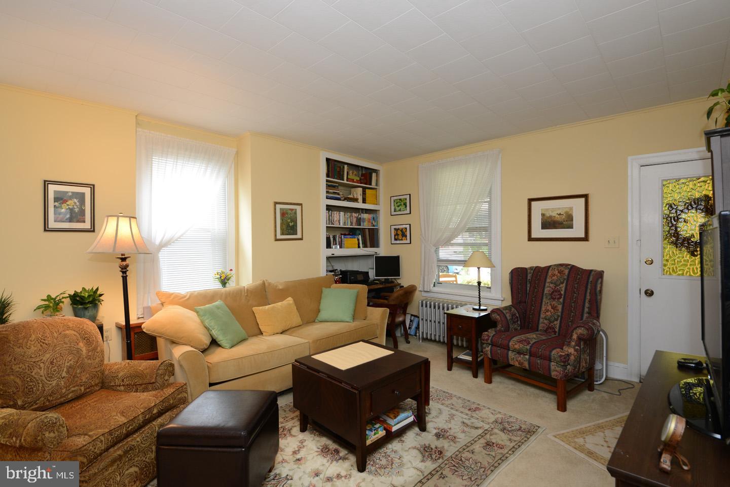 303 Ryers Avenue Cheltenham, PA 19012 - Photo 4 of 37 Living Room