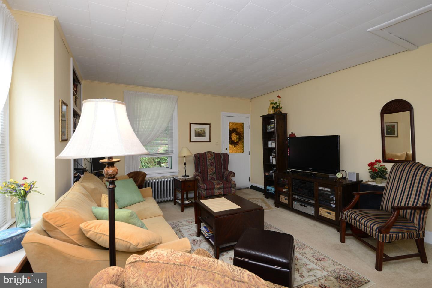 303 Ryers Avenue Cheltenham, PA 19012 - Photo 5 of 37 Living Room