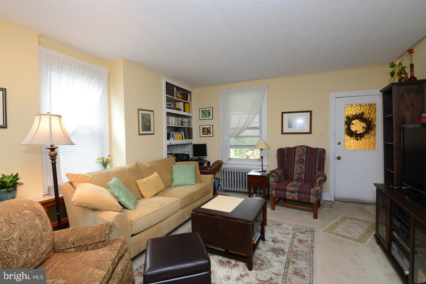 303 Ryers Avenue Cheltenham, PA 19012 - Photo 6 of 37 Living Room