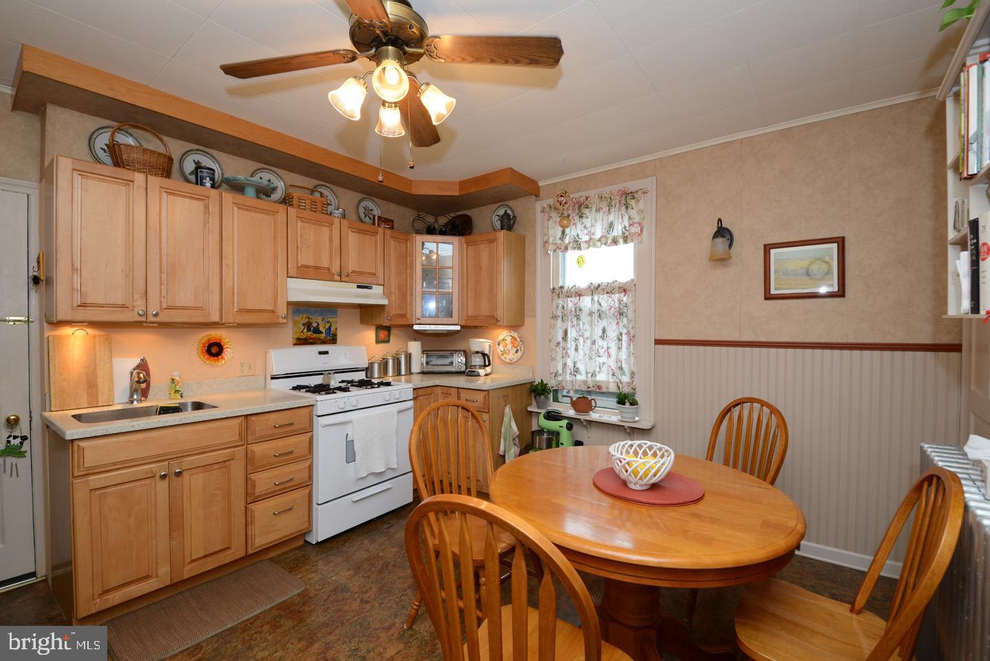 303 Ryers Avenue Cheltenham, PA 19012 - Photo 10 of 37 Kitchen