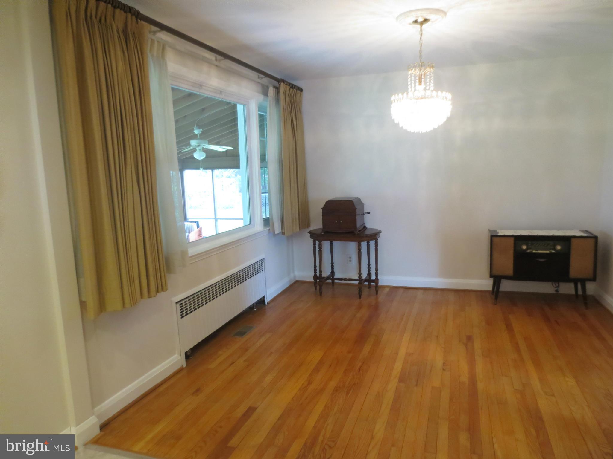 4218 Darnall Road Baltimore, MD 21236 - Photo 4 of 29 Dining Room