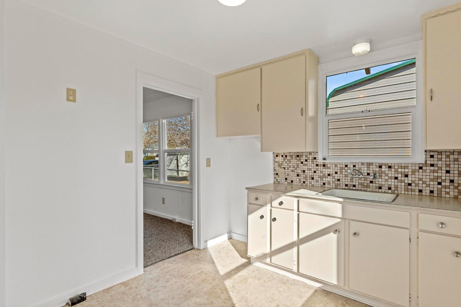 263 Olive Street Maxwell, CA 95955 - Photo 11 of 21 Kitchen.