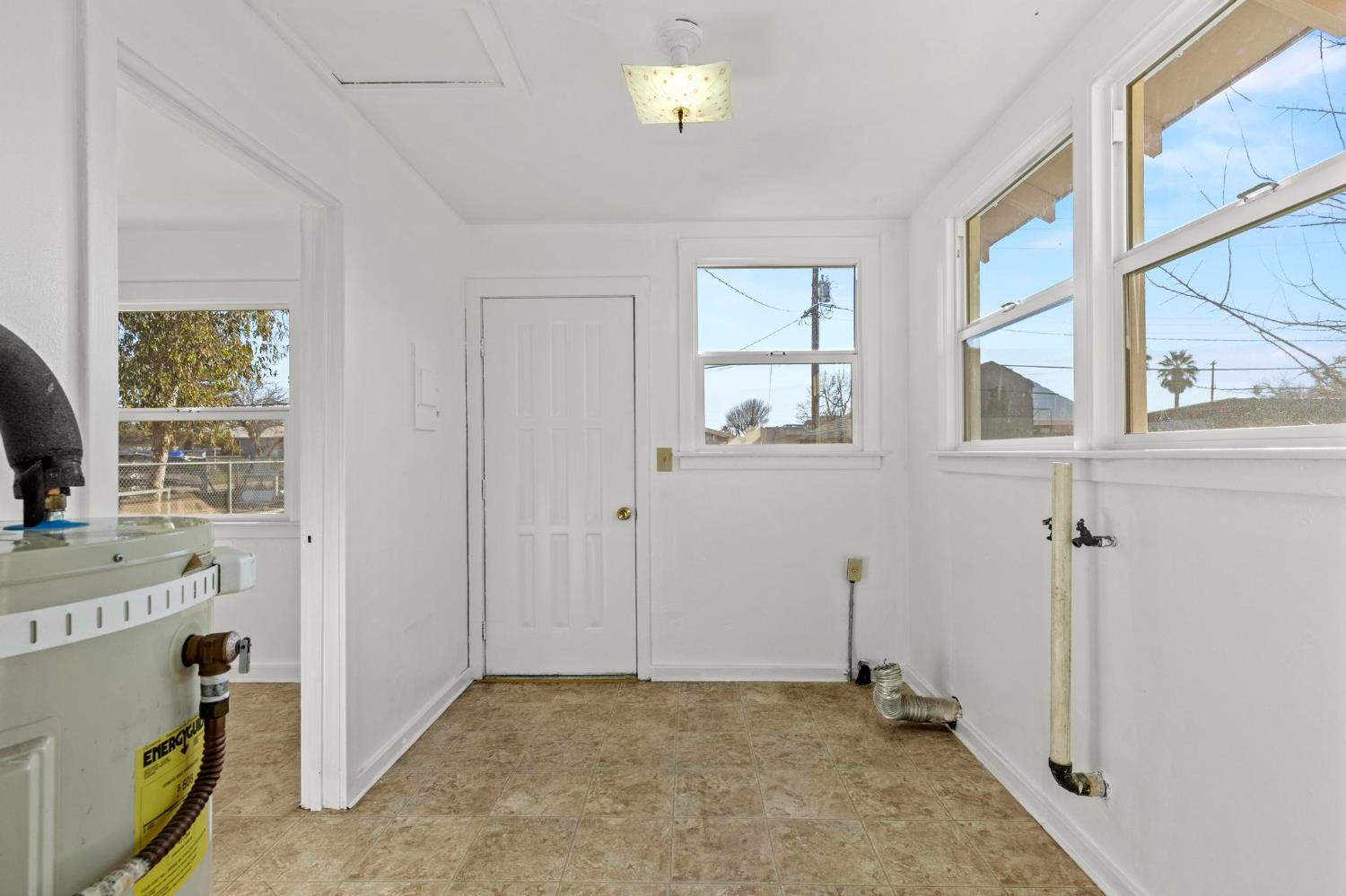 263 Olive Street Maxwell, CA 95955 - Photo 17 of 21 Utility room.
