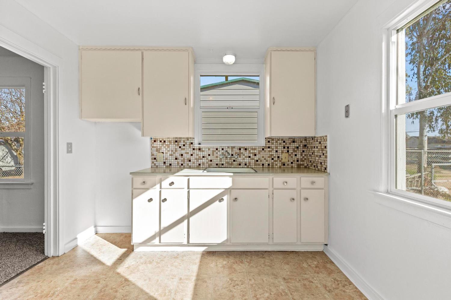 263 Olive Street Maxwell, CA 95955 - Photo 9 of 21 Kitchen.