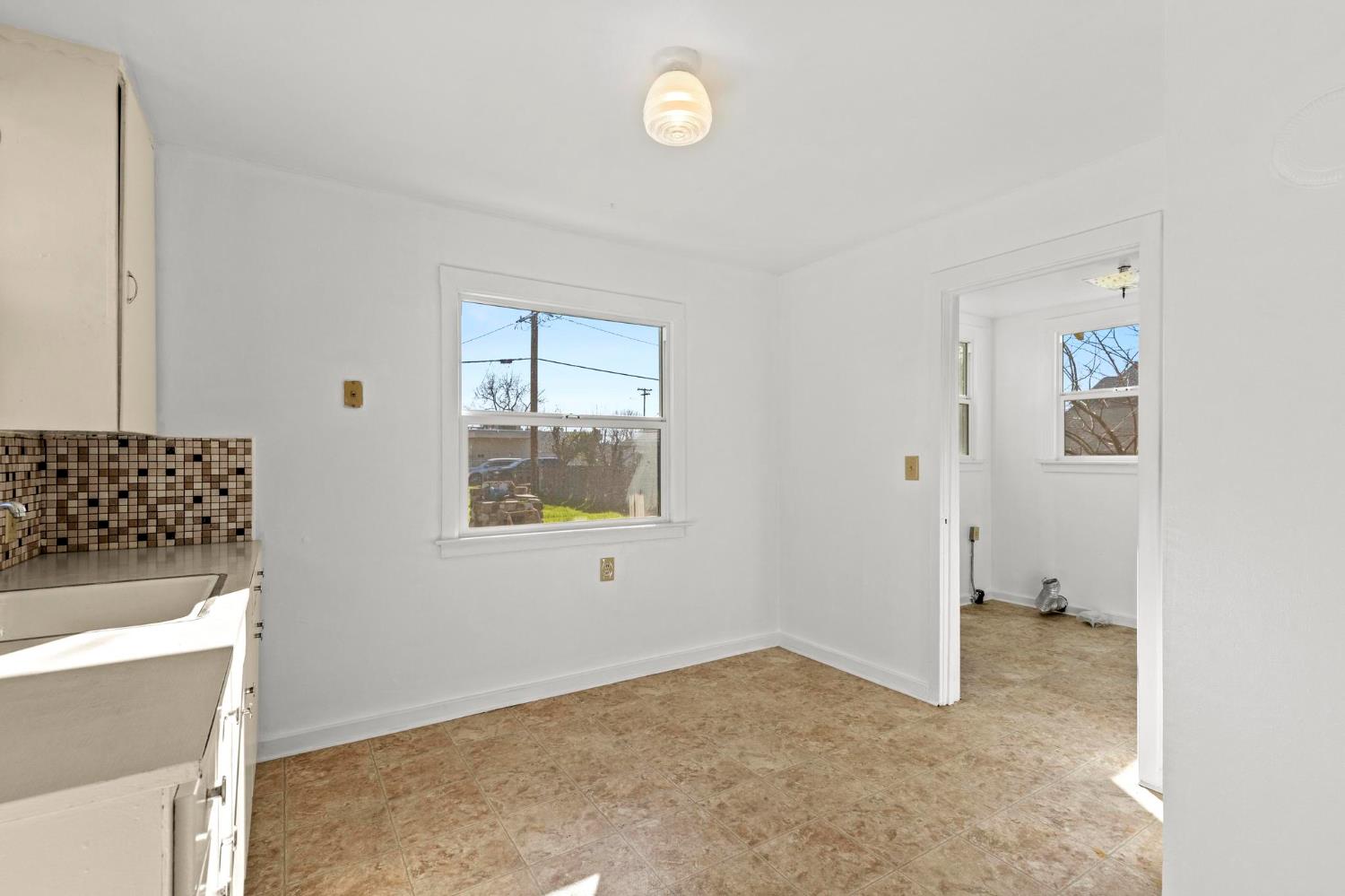 263 Olive Street Maxwell, CA 95955 - Photo 10 of 21 Kitchen.