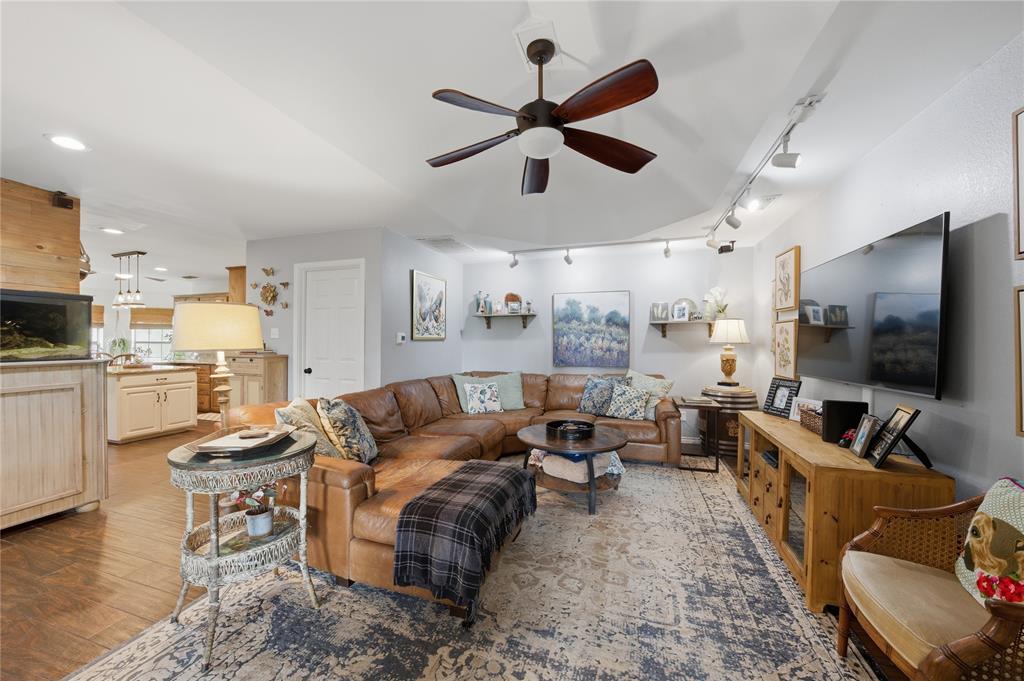 603 Country Club Circle Athens, TX 75751 - Photo 19 of 34