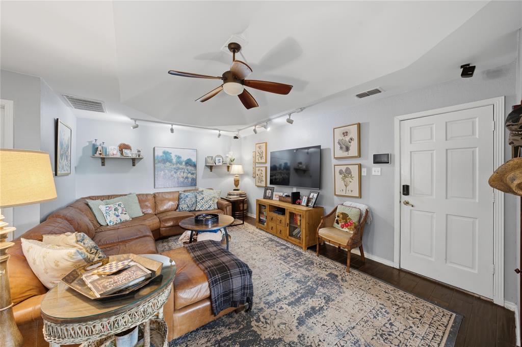 603 Country Club Circle Athens, TX 75751 - Photo 20 of 34