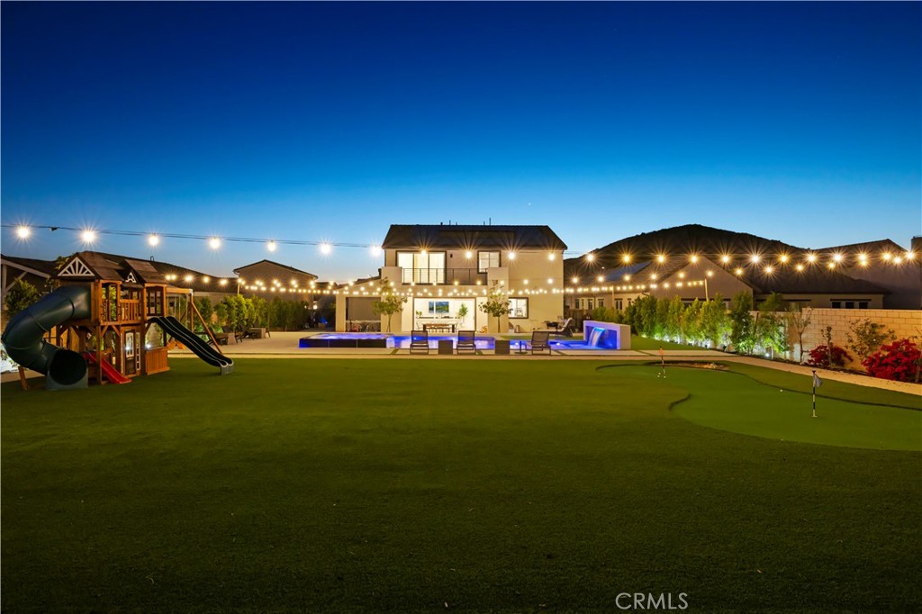 28346 Old Spgs Road Castaic, CA 91384 - Photo 64 of 80 a view of a big room with a big yard