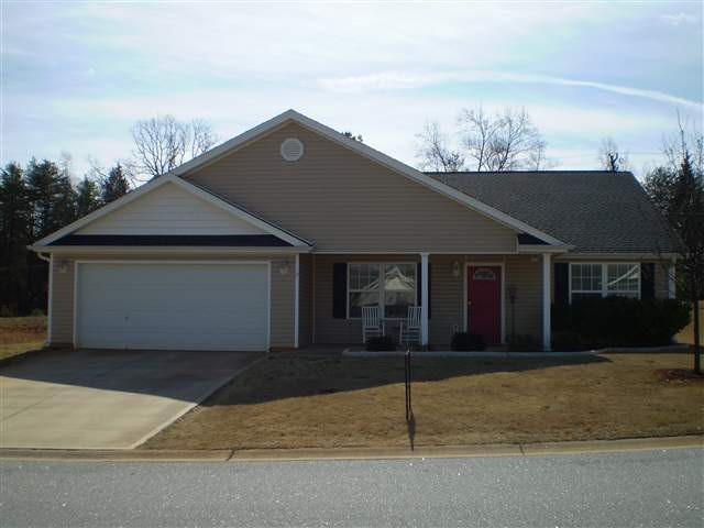 19 Dakota Road Greenville, SC 29617 - Photo 1 of 13 Gallery Image 1