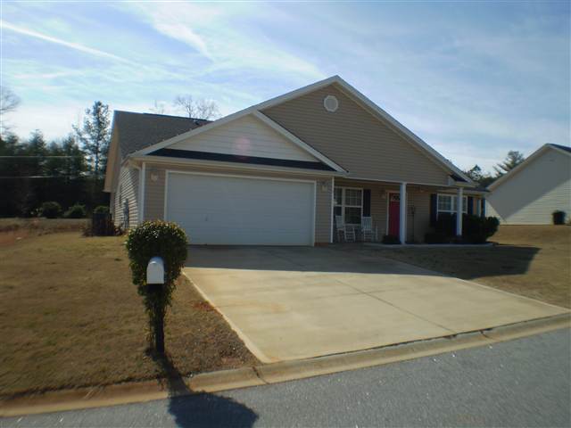 19 Dakota Road Greenville, SC 29617 - Photo 2 of 13 Gallery Image 2
