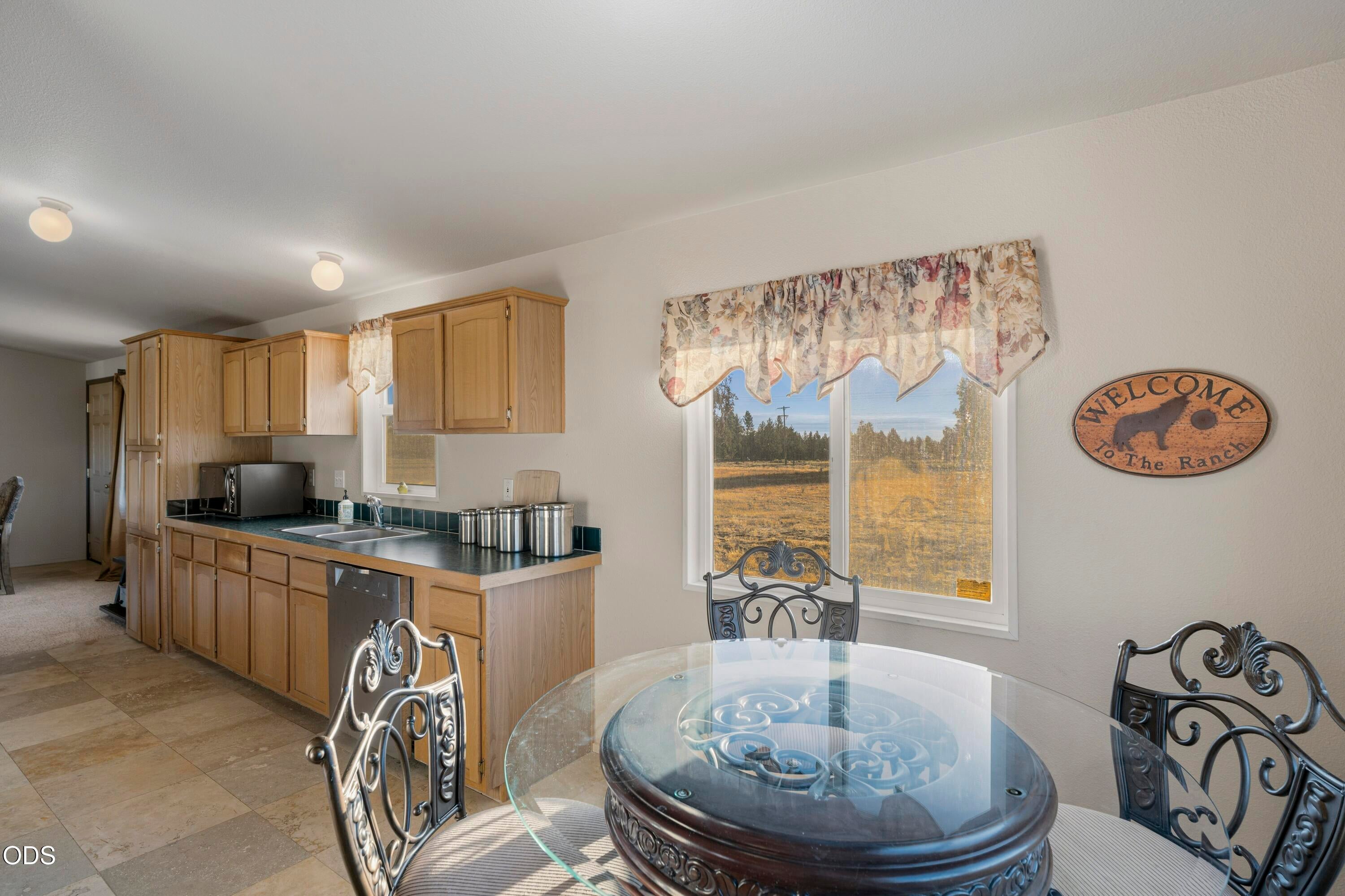 67665 Cloverdale Road Sisters, OR 97759 - Photo 15 of 43 Gallery Image 15