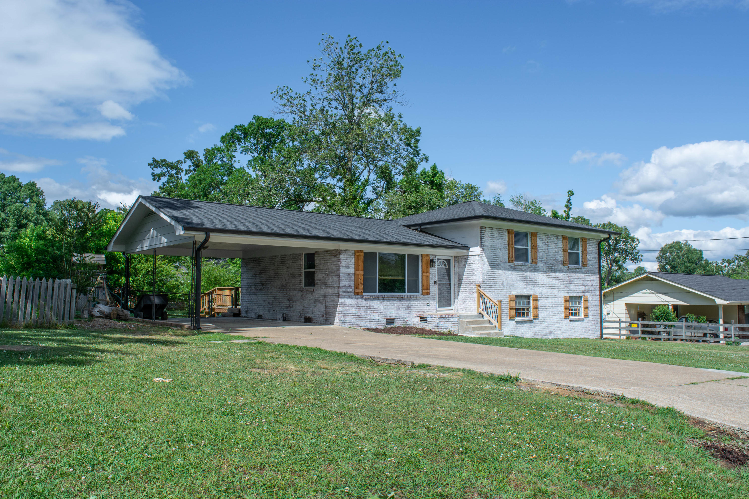 253 Wooten Road Ringgold, GA 30736 - Photo 3 of 36 DSC_0670