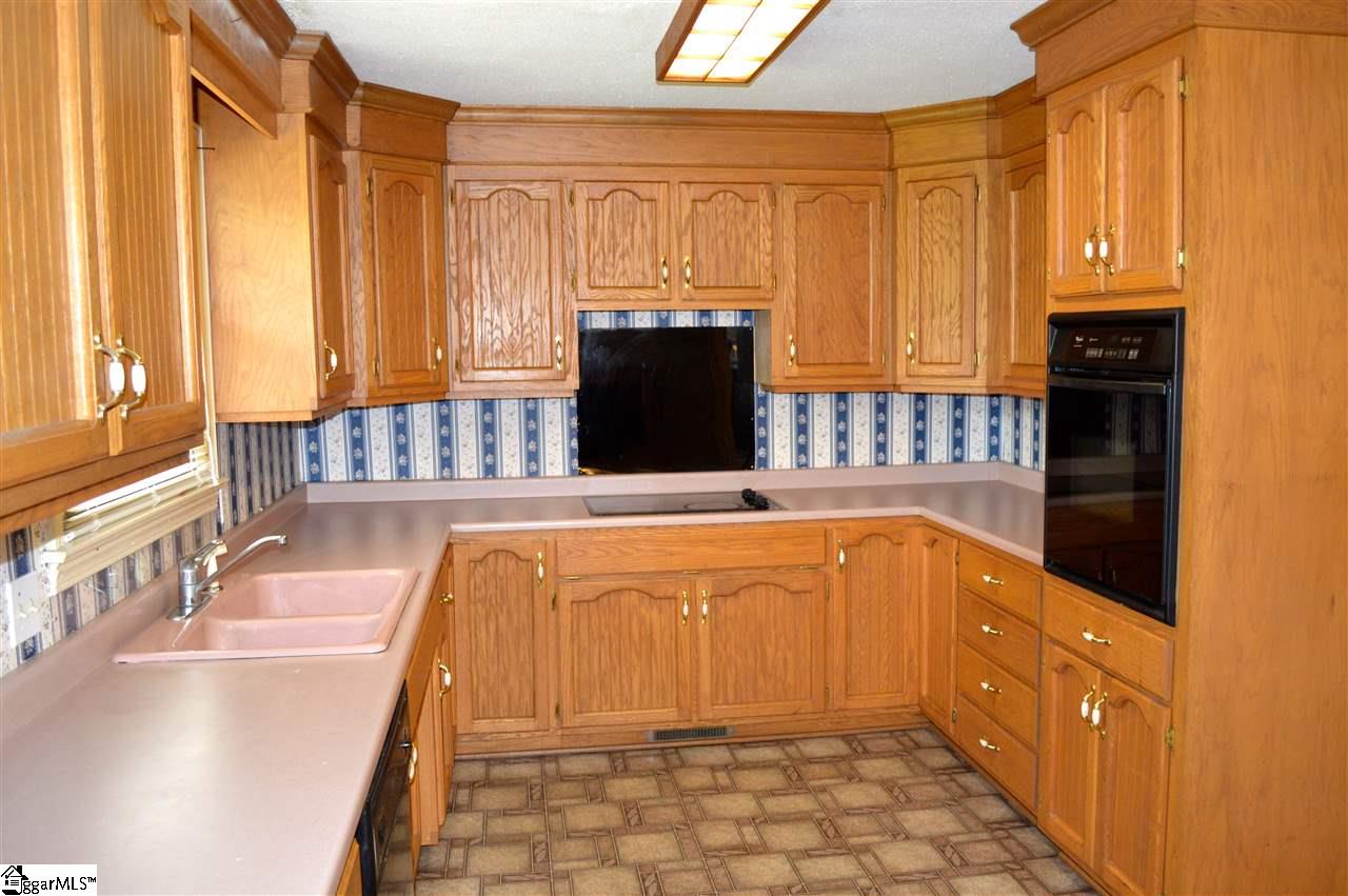 110 Yown Road Greenville, SC 29611 - Photo 3 of 13 Gallery Image 3
