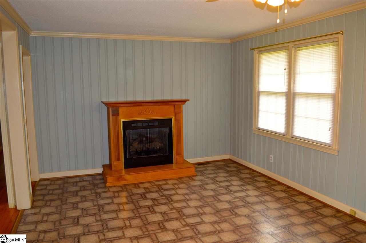 110 Yown Road Greenville, SC 29611 - Photo 4 of 13 Gallery Image 4