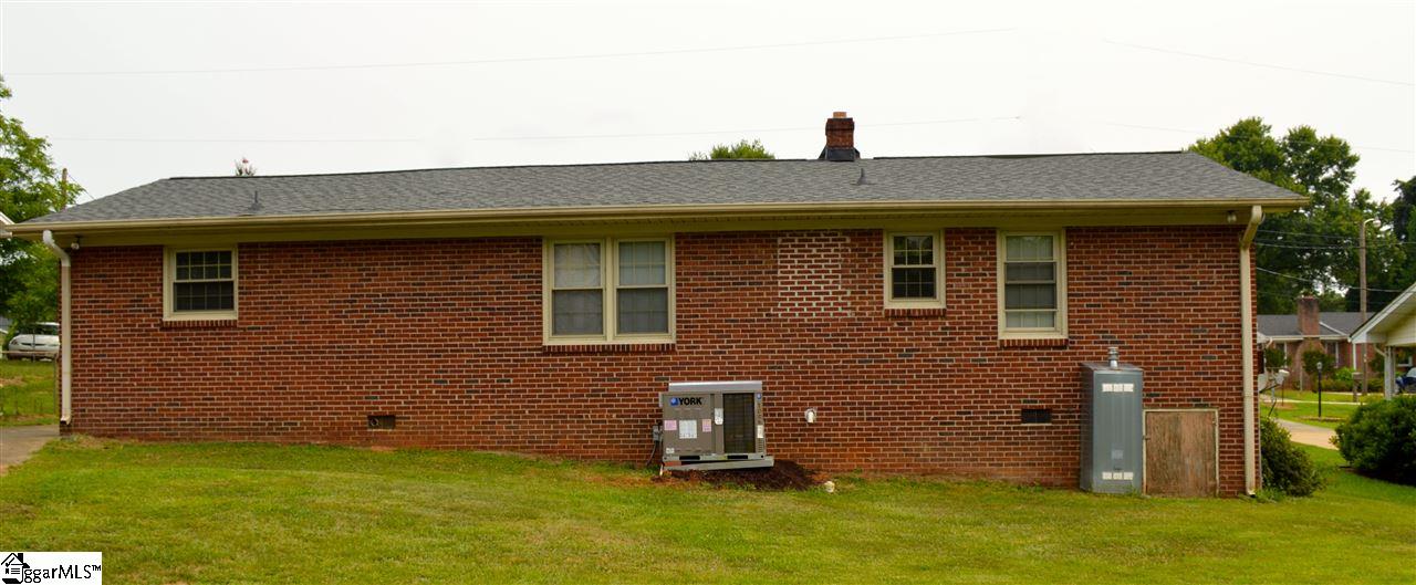 110 Yown Road Greenville, SC 29611 - Photo 7 of 13 Gallery Image 7